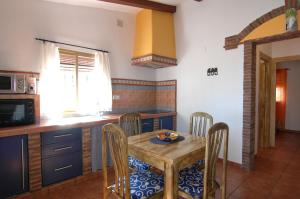 Kuchyňa alebo kuchynka v ubytovaní Cortijo Mirador Casitas Select