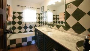 Kúpeľňa v ubytovaní Casitas Select - Villa Abajo in Mijas