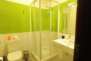 Koupelna v ubytování Inn Luanda + 25 fotografií