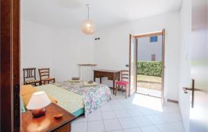 Ένα ή περισσότερα κρεβάτια σε δωμάτιο στο Apartments Gli Ulivi +40 φωτογραφίες