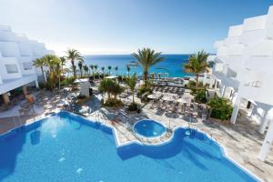 Bazén v ubytování Hotel Riu Palace Jandia nebo v jeho okolí