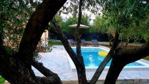 Bazén v ubytovaní Holiday Home Secret alebo v jeho blízkosti