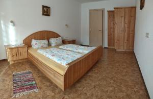 Postel nebo postele na pokoji v ubytování Haus-Elisabeth