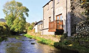 Gallery image of A River Runs By in Staveley