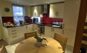 Η κουζίνα ή μικρή κουζίνα στο Townfoot Cottage