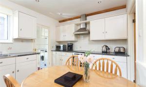 Una cocina o cocineta en Stone Howe