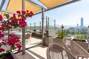 Balcon ou terrasse dans l'établissement Luxury Retreat w/ 2BR, Wifi, Pool, Gym