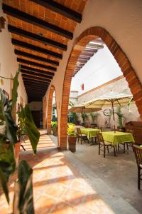 Restaurace v ubytování Hotel Mesón de los Remedios + 37 fotografií