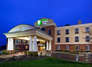 Gallery image of Holiday Inn Express and Suites Detroit North-Troy, an IHG Hotel in Troy