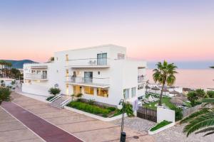 Gallery image of Hotel Atolon in Cala Bona