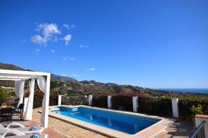 Bazén v ubytování El Quinto Pino, Frigiliana Luxury Country villa with pool and parking HansOnHoliday Rentals nebo v jeho okolí