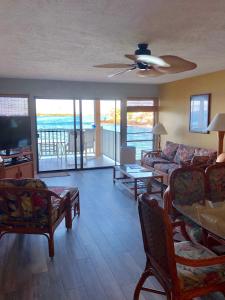 Gallery image of Sea Village 2nd floor Direct Oceanfront unit with extensive upgrades in Kailua-Kona