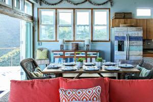 ห้องอาหารหรือที่รับประทานอาหารของ Tortola Adventure Private Villa Ocean-View Pool