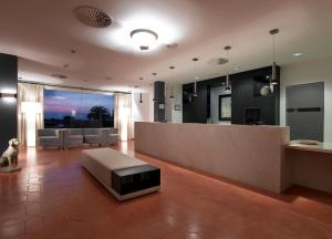 Uma TV ou centro de entretenimento em Parador de Málaga Golf