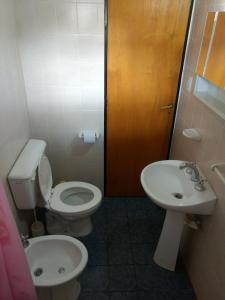 Koupelna v ubytování Departamentos Los Álamos