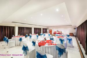 Restaurace v ubytování Regency Kanchipuram by GRT Hotels