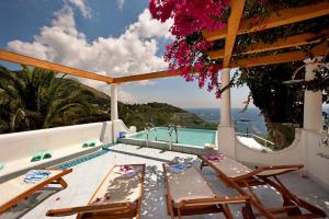 Kolam renang di atau dekat dengan Amore Rentals - Villa Ariadne