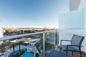 Balkón nebo terasa v ubytování Hotel Riu Bravo - 0'0 All Inclusive