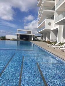 Bazén v ubytování RESORT PLAYA AZUL 2 dormitorios nebo v jeho okolí