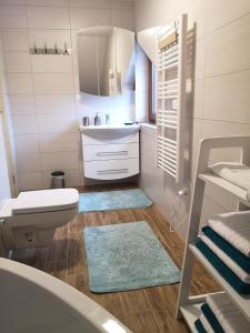 Ένα μπάνιο στο Mountain home JASNA