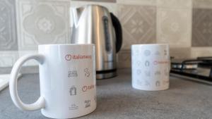 Coffee and tea making facilities at Italianway - Baracca 7 B