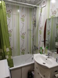 
Ванная комната в Апартаменты LikeHome возможно самостоятельное бесконтактное заселение

