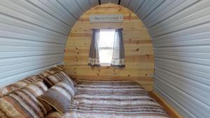 Posezení v ubytování Western Covered Wagon