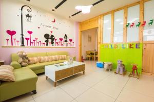 Een zitgedeelte bij Childlike B&B