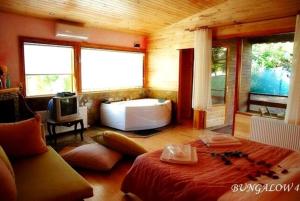 Area tempat duduk di Treetops Park Hotel