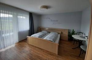 Postel nebo postele na pokoji v ubytování Chambtaler Hof
