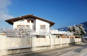 Nespecifikovaný výhled na hory nebo výhled na hory při pohledu z apartmánu