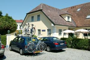 Jízda na kole v ubytování Hotel Biedermeier Hof nebo okolí