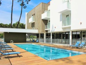 Bazén v ubytování ibis Styles Arcachon Gujan Mestras nebo v jeho okolí