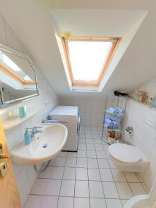 Bilik mandi di Ferienwohnung Seestern 21