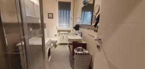 TV a/nebo společenská místnost v ubytování Laghirla + 27 fotografií