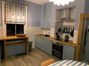 Кухня или мини-кухня в 3, Glenthorne House, Salcombe
