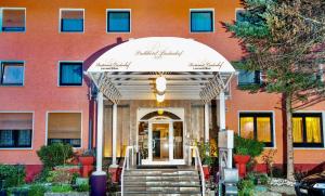 Exteriér nebo vchod ubytování Parkhotel Lindenhof - KOSTENLOSE PARKPLÄTZE