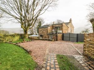 Gallery image of Clock Cottage in Oldham