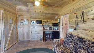 Gallery image of Canyonlands Barn Cabin with Loft, Full Kitchen, Dining Area for Large Groups in Verdure