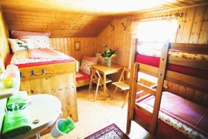 Postel nebo postele na pokoji v ubytování Krummholzhütte