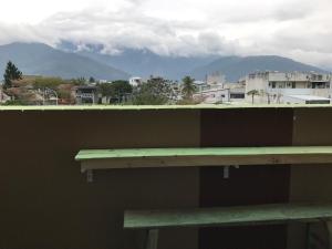 Vista general de una montaña o vista desde la habitación en casa particular 