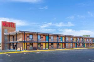 Afbeelding uit fotogalerij van Starved Rock Motor Inn Travelodge by Wyndham in Streator