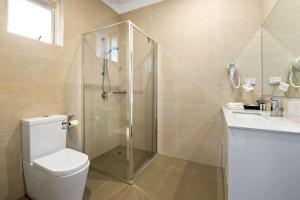Koupelna v ubytování Comfort Hotel Dandenong