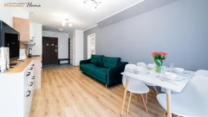 Nhà bếp/bếp nhỏ tại Wonder Home - Apartamenty blisko wyciągów Ski Arena, parku wodnego, restauracji, Kościółka Wang