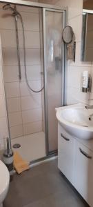 Koupelna v ubytování Hotel Sonnenhof