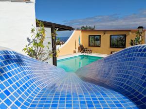 Bazén v ubytování Casa Buena Vista nebo v jeho okolí