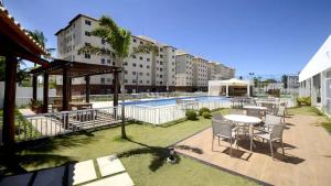 Bazén v ubytování Apt 104 - Apartamento em Ilhéus próxima à praia dos milionários nebo v jeho okolí