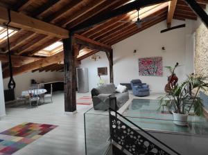 A seating area at Caserio en Elorrio
