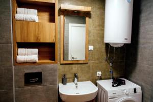 Bathroom sa Apartman Happy day Divčibare