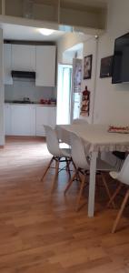 Kuchyňa alebo kuchynka v ubytovaní ControVento Apartament II